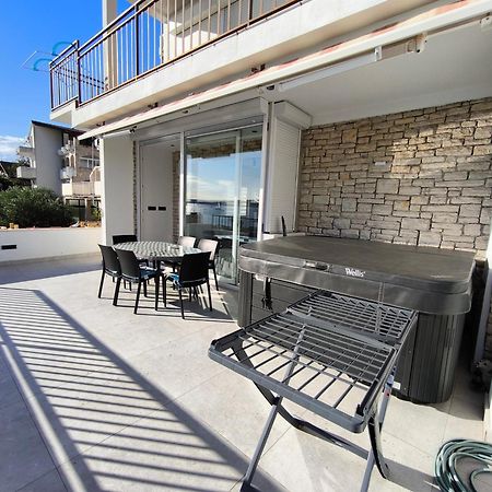 Astramaris Apartments Donji Okrug  Luaran gambar