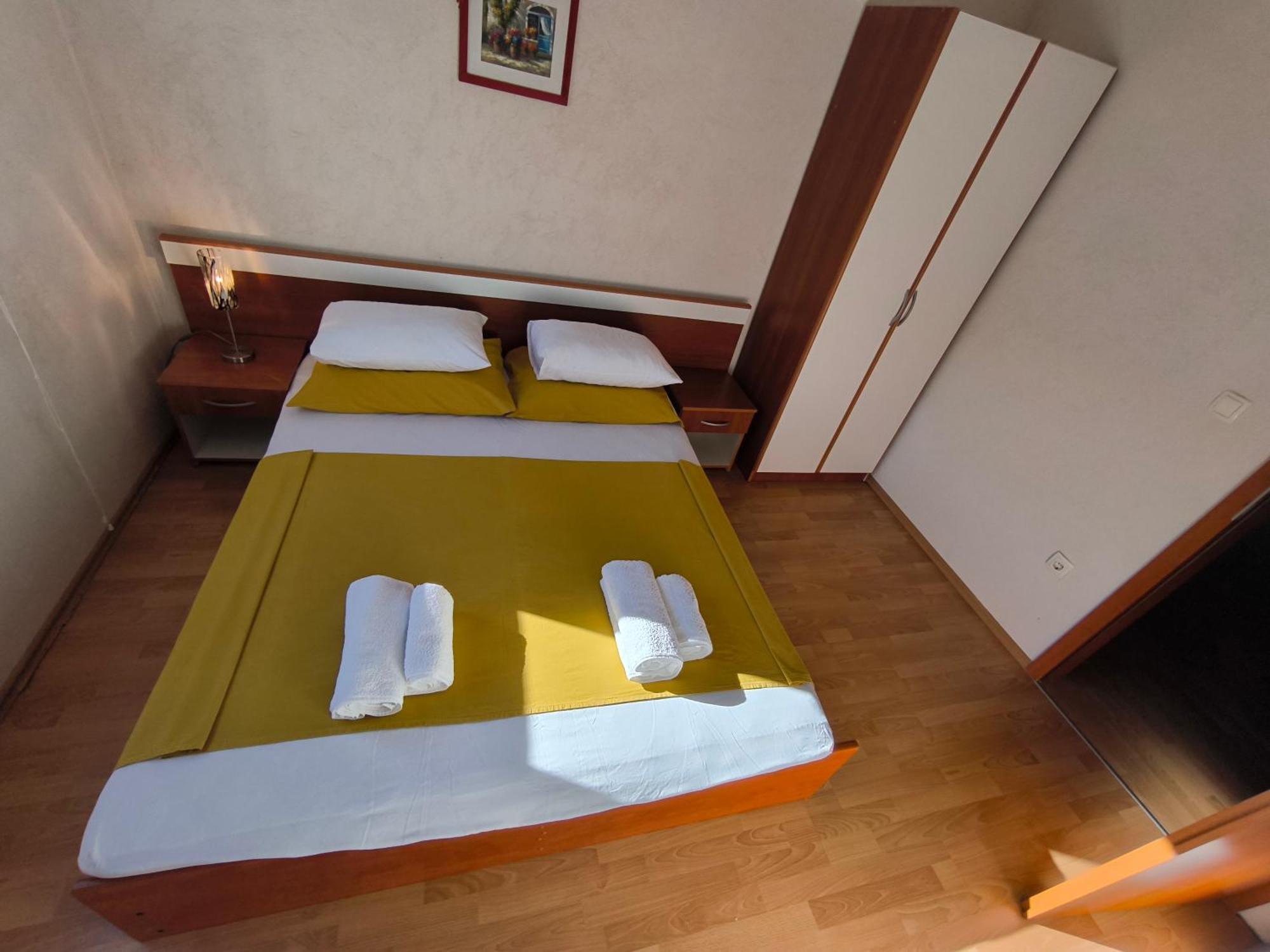Astramaris Apartments Donji Okrug  Luaran gambar